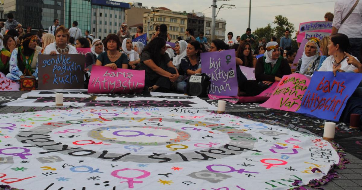Feminizm dayanışma ittifak kesişimsellik – Hülya Osmanağaoğlu