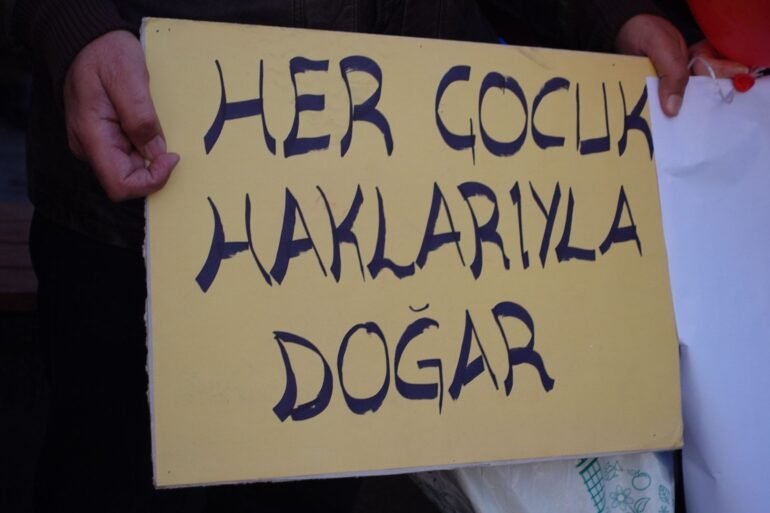 Devlet Çocukları Ne Zaman Hatırlar?  Korurken mi, Cezalandırırken mi? – Benginur Ezgi Sarıkaya